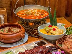 -老滇山寨•云南特色菜•地方菜•民族风情歌舞表演(金碧店)