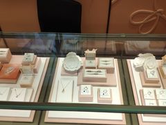 -八佰伴华地百货(宜兴店)