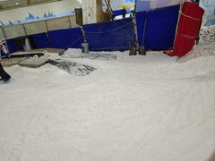 -乔波室内滑雪场