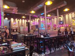 大堂-豚豚家돈돈가韩国锅盖烤肉(新北万达店)