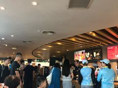 等位区-星巴克(夏日百货店)