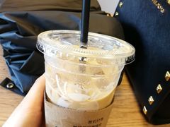 拿铁咖啡-瑞幸咖啡(1+1大厦店)