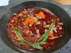 红油锅-重庆故事姊妹老火锅(财经学院店)