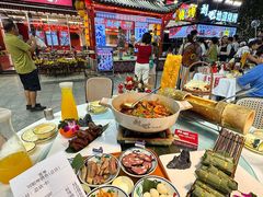 -刘姐啤酒鱼民族演艺餐厅(西街总店)