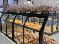 面包甜点陈列柜-红房子西菜馆(淮海中路店)