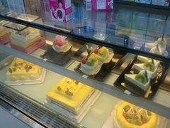 面包甜点陈列柜-东南饼庄(南昌市卫生学校住宅区店)