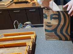 -星巴克臻选(南京金茂览秀城店)