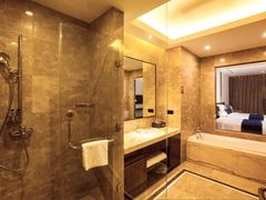 -蓝蔻酒店(深圳东站布吉万象汇店)