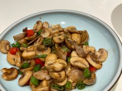 -渝信川菜 · 川味家常菜(财富购物中心店)