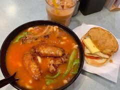 番茄浓汤鸡翅猪扒通粉-华嫂冰室(尖沙咀店)