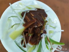 葱丝-铁东熏肉大饼铺