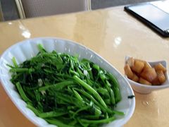 -鹏城人家海鲜酒家·23年老字号(较场尾店)