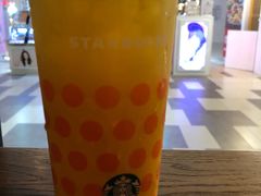 -星巴克(上海虹桥新天地二店)