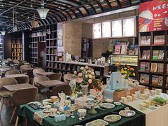 -钟书阁(松江泰晤士小镇店)