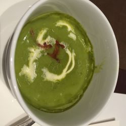 西蘭花奶油甜豆湯&nbsp;脆煙肉-广州富力君悦大酒店·宴会厅