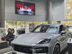 -上海浦东保时捷中心