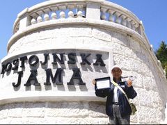 -波斯托伊纳溶洞