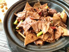 笋尖烧肉煲-自游人·美食一楼·地道徽菜(三十年名店)