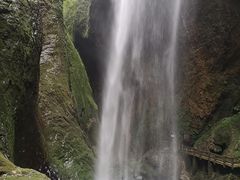 -龙水峡地缝景区