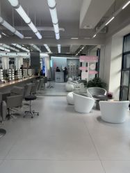 -Z.X HAIR SALON张新美业