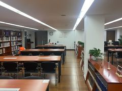 -上海市静安区图书馆(新闸路馆)