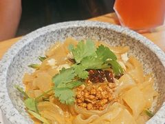 -山河屯铁锅炖·非遗东北菜(南山店)
