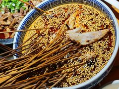 钵钵鸡-大众跷脚牛肉馆·非遗传承单位(峨眉山店)
