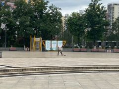 -滨河世纪广场公园