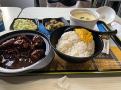 -老娘舅餐厅(黄龙体育中心店)