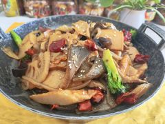 -天天向上素食餐厅(五台山店)