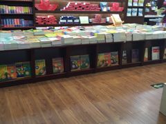 新华书店(泉城路店)-新华书店(泉城路店)