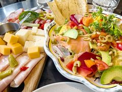 三文鱼牛油果沙拉-Alimentari Grande(东湖路店)