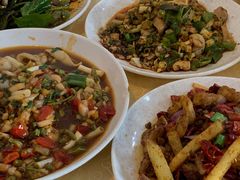 实现肥肠自由-茅屋大酒店