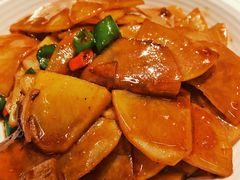 -老滇山寨•云南特色菜•地方菜•民族风情歌舞表演(金碧店)