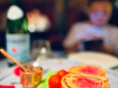 惠灵顿牛排-弦月窗LUNETTE BY AMANDA(复兴路店)