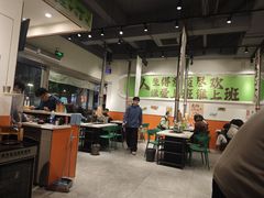 -山野的朋友露营炭火烤肉