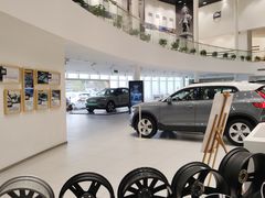 -杭州中沃沃尔沃4S店(滨江区店)