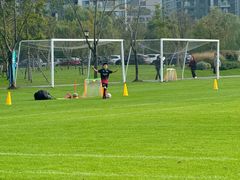 -Riverside河畔少儿足球培训(前滩店)