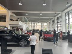 -上海星瀚奔驰4S店(红柳路店)