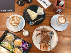 -Chom Cafe and Restaurant