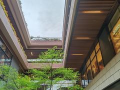 -瑞虹新天地月亮湾