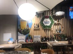 大堂-日进一片海.生腌海鲜火锅.宵夜烧烤(三里屯总店)