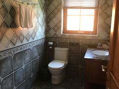 -梁子湖东篱老屋生态庄园