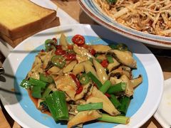-喝丢一只鞋海鲜烧烤·海肠捞饭(东关街店)