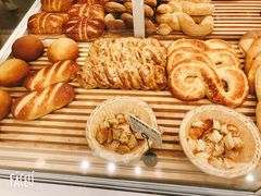 -焙丽拾光(麦凯乐直营店)