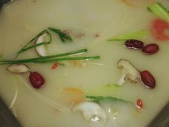 白汤锅底-佬土鹅肠火锅(中建大观店)