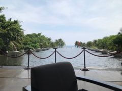 -亚龙湾喜来登·美景台大堂吧