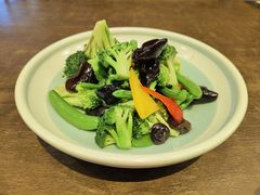 橄榄油炒田园时蔬-港丽餐厅(龙之梦长宁店)