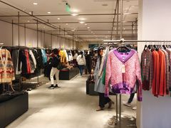 -URBAN REVIVO(欢乐海岸购物中心店)