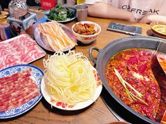 -萍姐火锅·公路夜市(武汉首店)